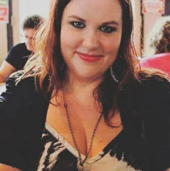 Meet your Posher, Amber - Picture 2 of 3